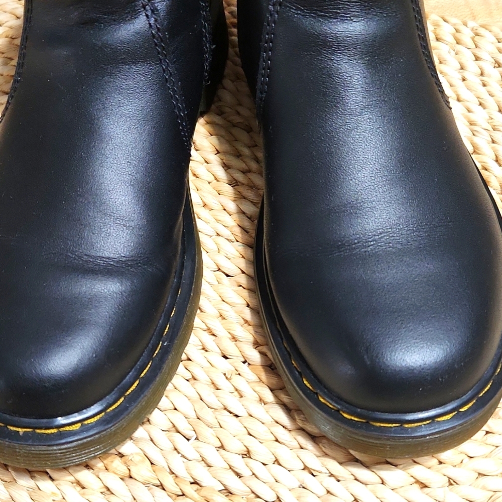 DOC MARTINS. - Picture 4 of 11